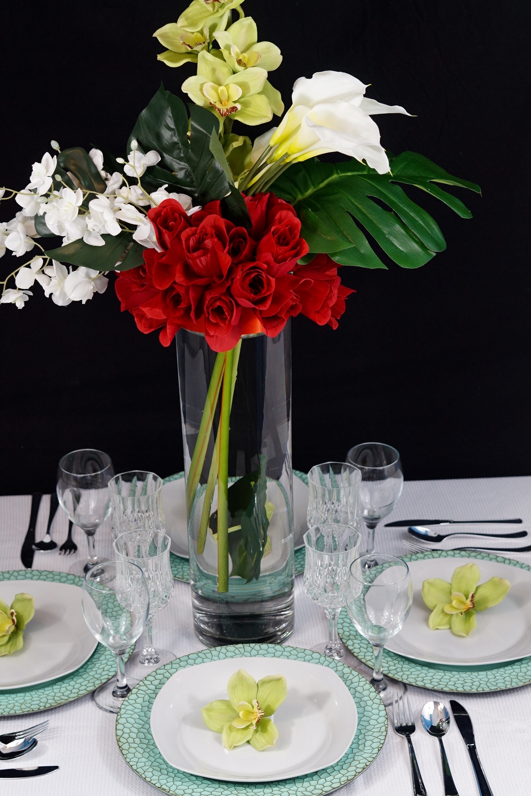 Minimalist Tropical Centerpieces Ideas in 2022