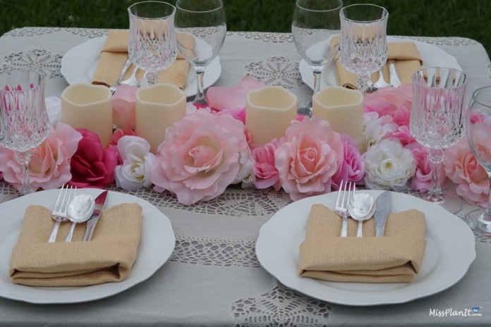 DIY Wedding Infinity Rose Table Runner