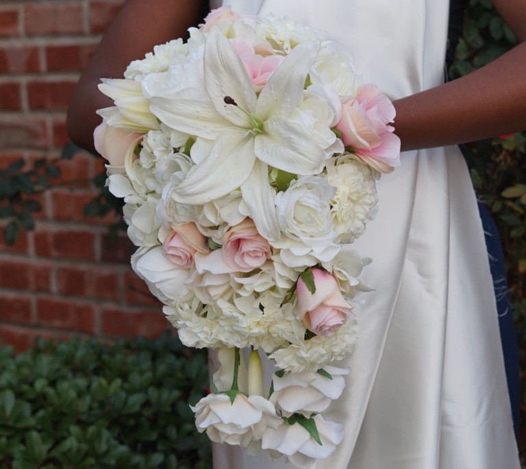 Simple to Make Beautiful DIY Cascading Wedding Bouquet