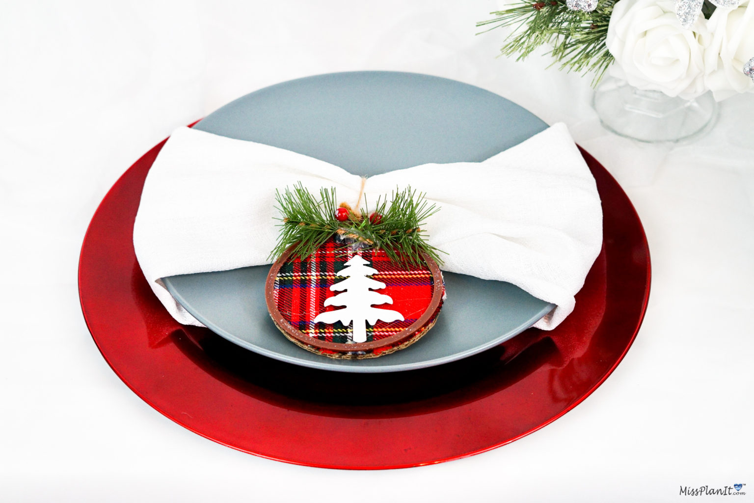 Gorgeous Dollar Tree Christmas Table Settings For Your Wedding Or Home 