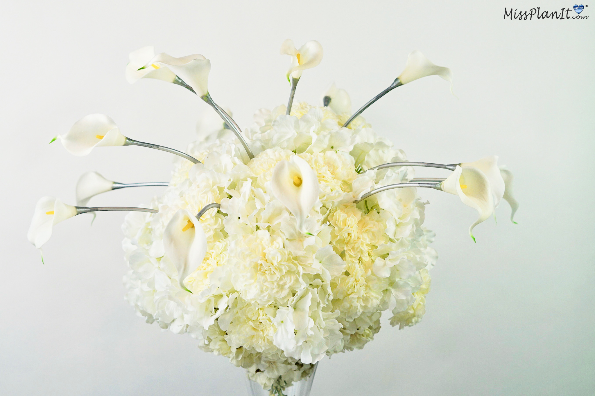 Cream Delight Elegant Wedding Centerpiece