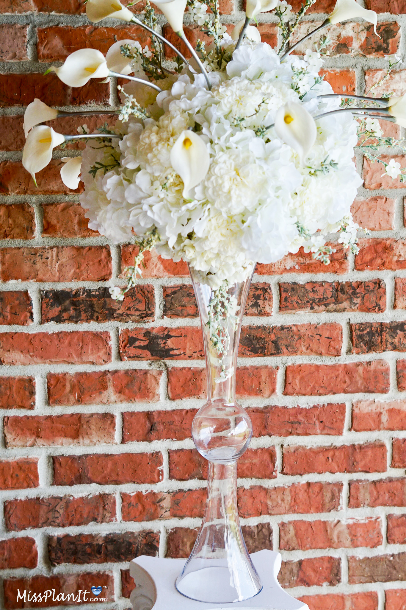 Cream Delight Elegant Wedding Centerpiece